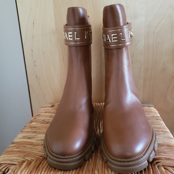 Michael Kors Mid Chelsea Boots Size 8 NEW! - Picture 5 of 13